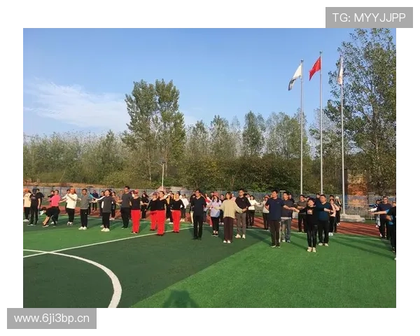 《探索体育世界的无限可能：从竞技场到全民健身的全景视角》 - 副本 (3)